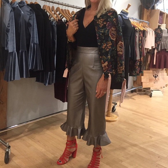 NLA DESIGNS METALLIC RUFFLED HEM PANTS - Picture 1 of 9